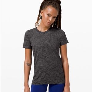 Train to be short sleeve